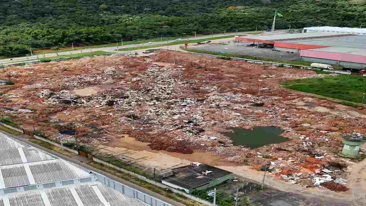 Descarte de terra no antigo Parque de Exposições gera reclamações de moradores no Jóquei Clube