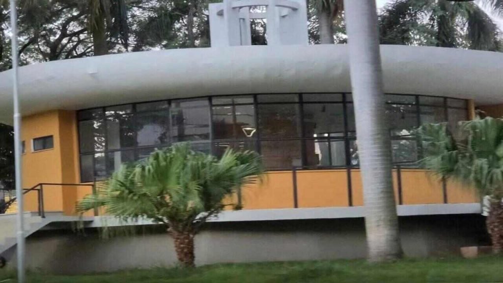Prefeitura abre novo edital para ocupação do Café do Chapelão em praça de Juiz de Fora