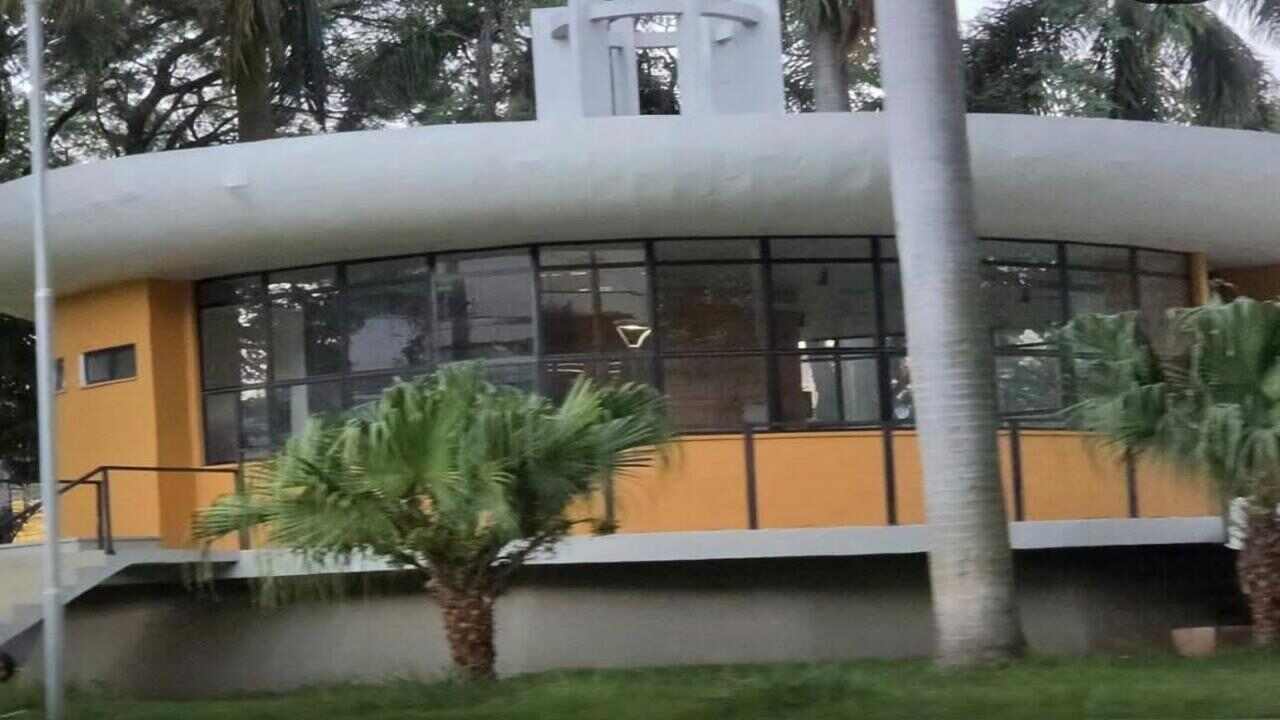 Prefeitura abre novo edital para ocupação do Café do Chapelão em praça de Juiz de Fora