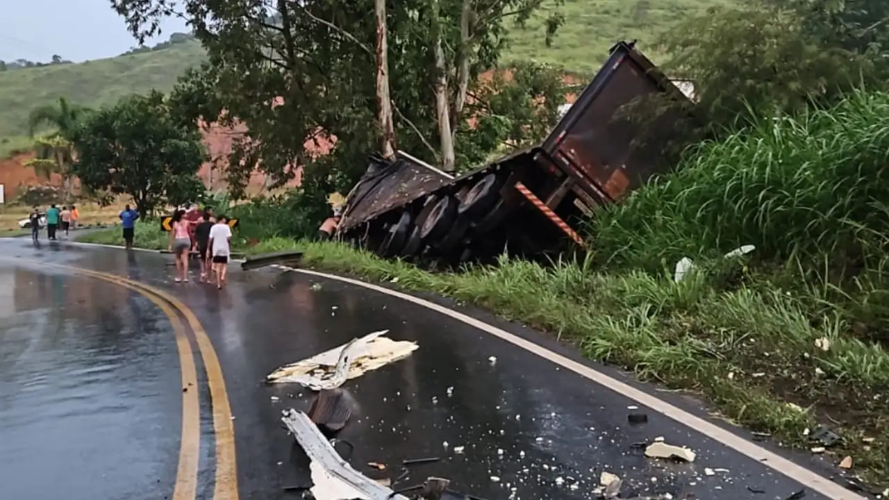 acidente carreta caminha guarara