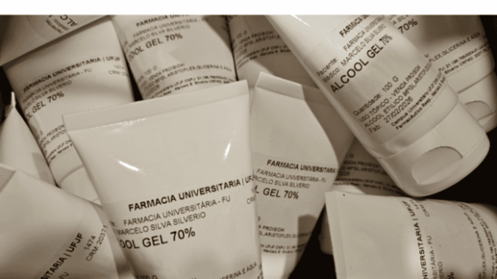 Faculdade de Farmácia da UFJF produz itens de higiene para abrigos em Juiz de Fora