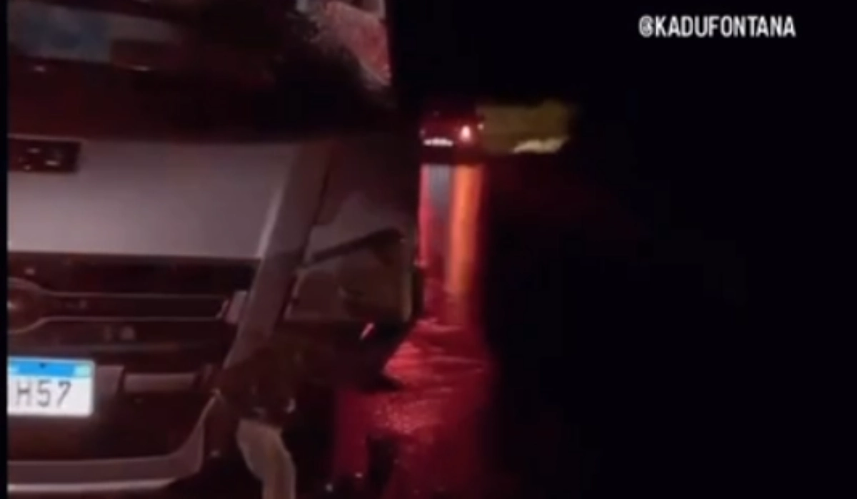 Acidente na BR-267 entre Bicas e Juiz de Fora deixa 2 idosos feridos