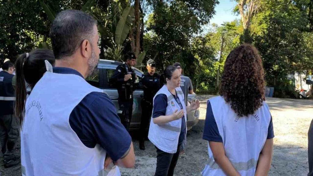 Fábrica de gelo é interditada pela Vigilância Sanitária no bairro Aeroporto, em Juiz de Fora