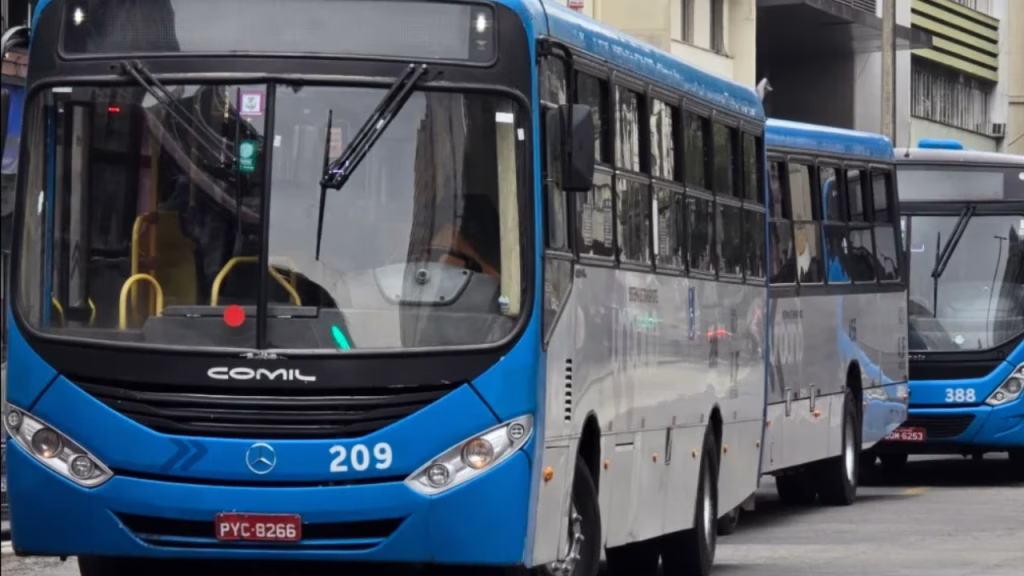 Linhas de ônibus têm itinerários e horários ajustados em Juiz de Fora após liberação de vias