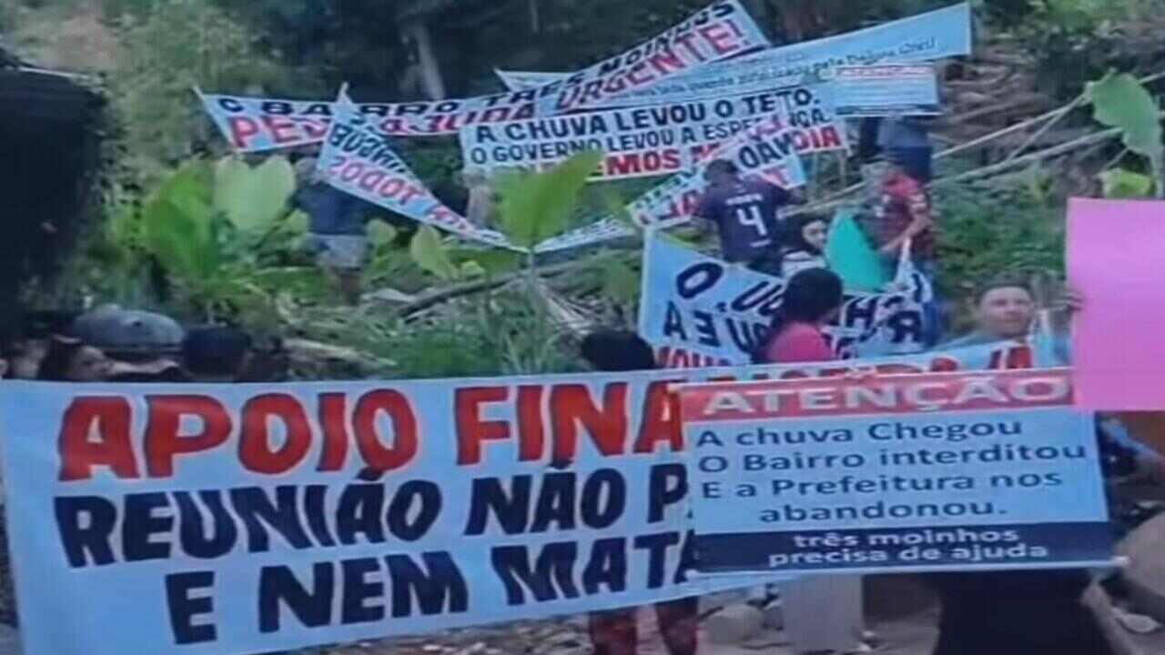 Moradores protestam contra falta de moradia dois meses após tragédia em Juiz de Fora