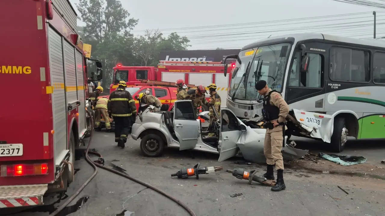 acidente carro onibus nova era