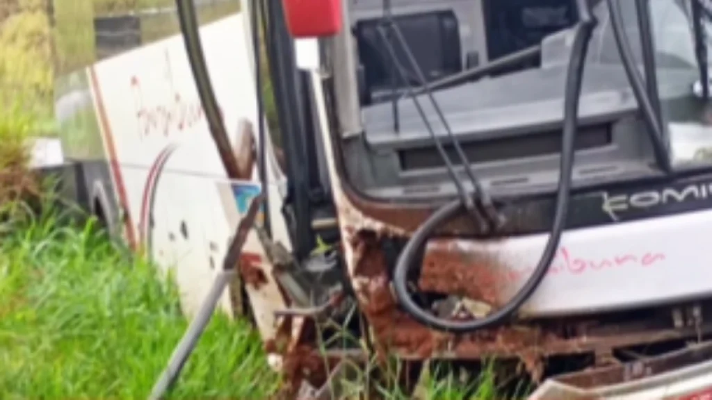acidente com onibus da paraibuna