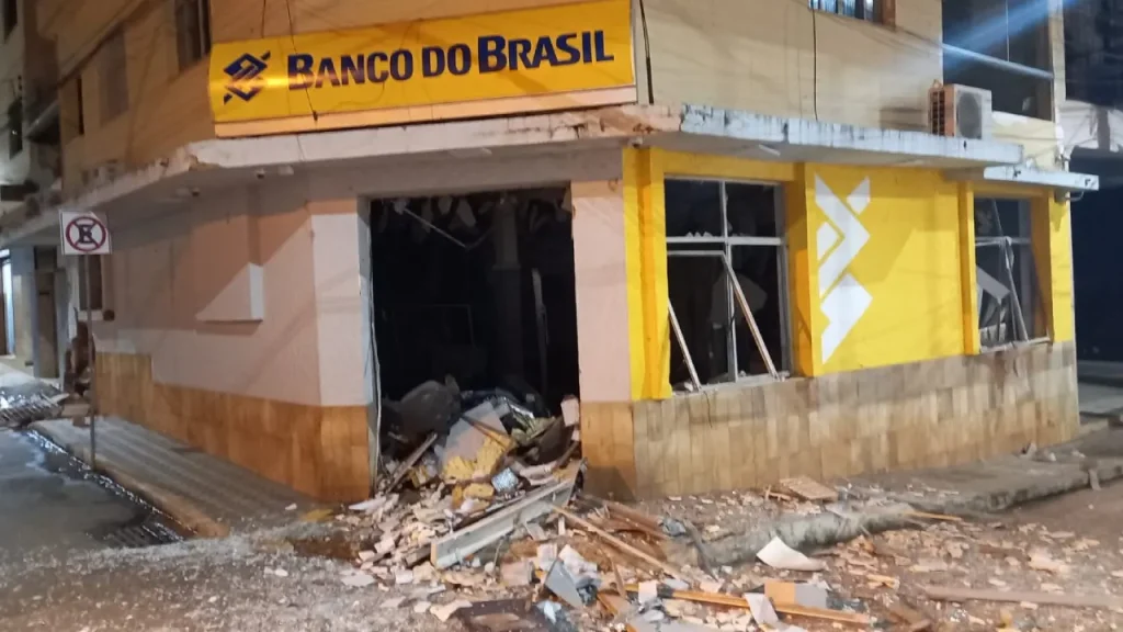 agencia do banco do brasil explode Guidoval