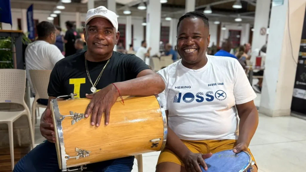 Laços de Amizade Mercado Municipal Juiz de Fora samba