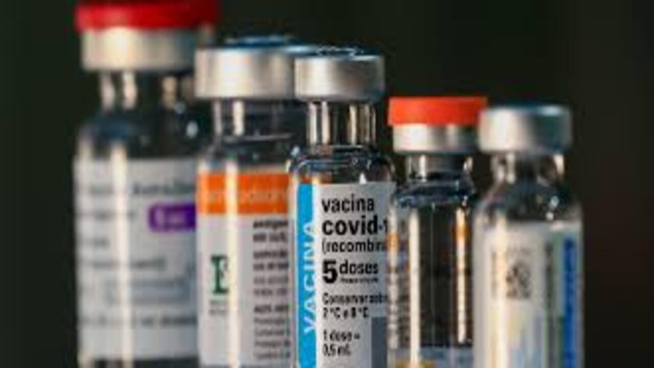 Minas Gerais recebe novo lote de vacinas contra a covid-19 e reforça estoques no estado