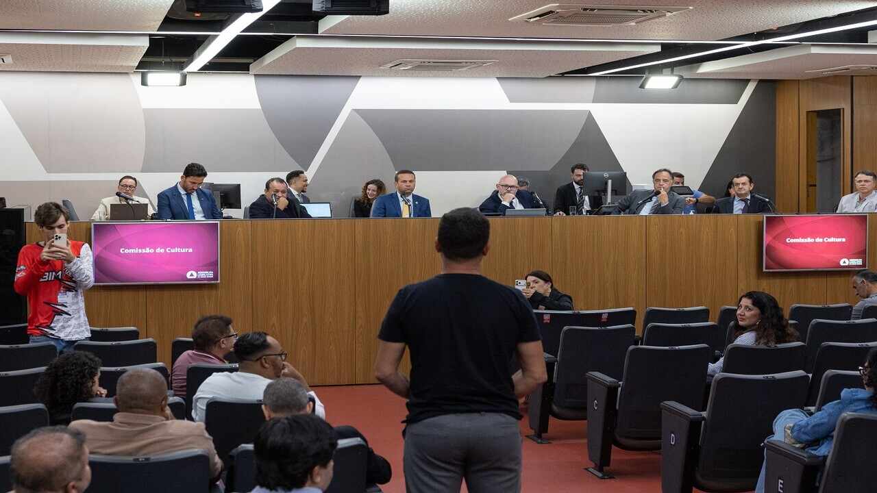 Projeto de lei limita gastos públicos com shows e rodeios a R$ 500 mil por apresentação