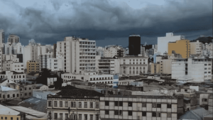 Frio ganha força e derruba temperaturas em Juiz de Fora ao longo da semana