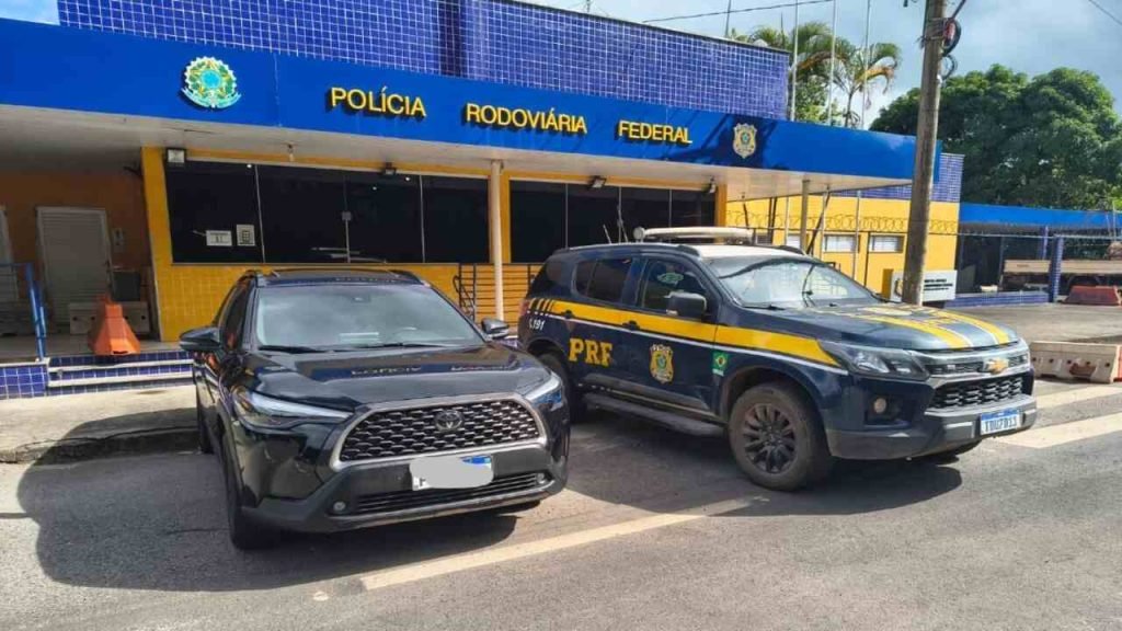 PRF apreende carro clonado de R$ 200 mil na BR-040 em Juiz de Fora