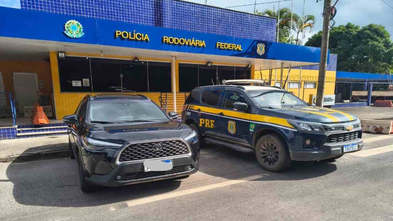 PRF apreende carro clonado de R$ 200 mil na BR-040 em Juiz de Fora