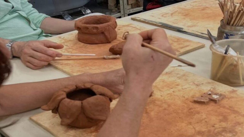 Projeto da UFJF promove oficinas de arte com foco em acolhimento de pacientes oncológicos em Juiz de Fora