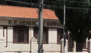 Aluno é picado por escorpião dentro de escola, em Juiz de Fora