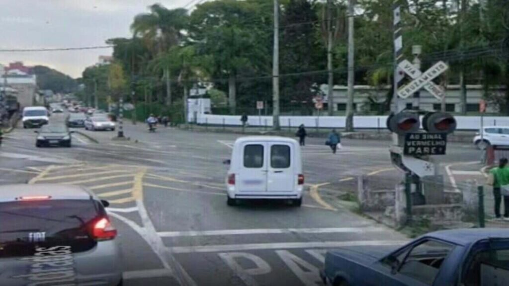 Idoso morre após ser atingido por trem na Avenida dos Andradas, em Juiz de Fora 3 Idoso morre após ser atingido por trem na Avenida dos Andradas, em Juiz de Fora