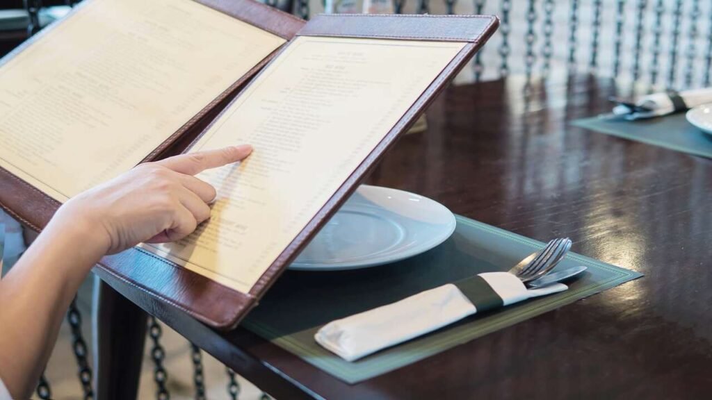 Projeto aprovado na Câmara prevê mais informações em cardápios de bares e restaurantes de Juiz de Fora