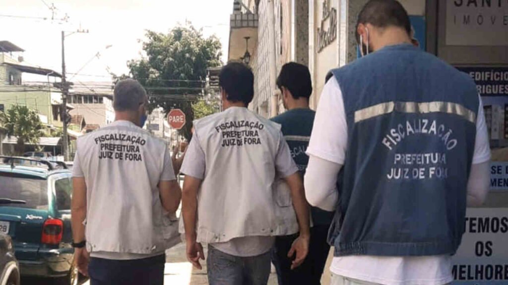 Vigilância Sanitária interdita produção de alimentos em dois estabelecimentos de Juiz de Fora
