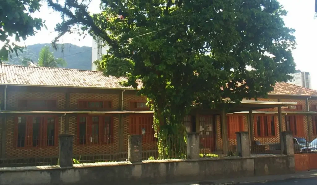 Confusão na escola estadual Fernando Lobo, em Juiz de Fora
