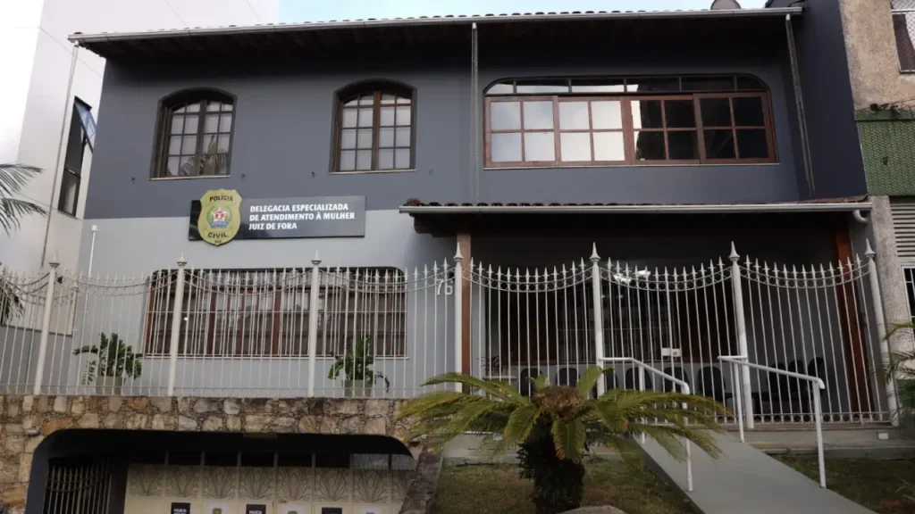 Filha é liberada após esfaquear pai para defender mãe e irmã em Juiz de Fora