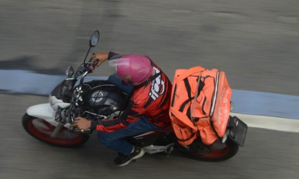 Entre a conveniência e o risco de vida: A corrida contra o relógio nas ruas de Juiz de Fora 2 Paralisação de motoristas e entregadores por aplicativo é encerrada em Juiz de Fora