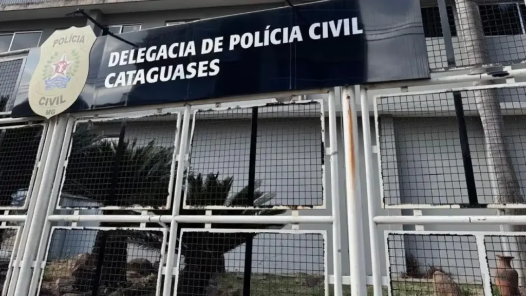 Mulher é morta estrangulada em Cataguases; bebê de 1 ano foi encontrado mamando no peito da mãe 3 mulher morte cataguases