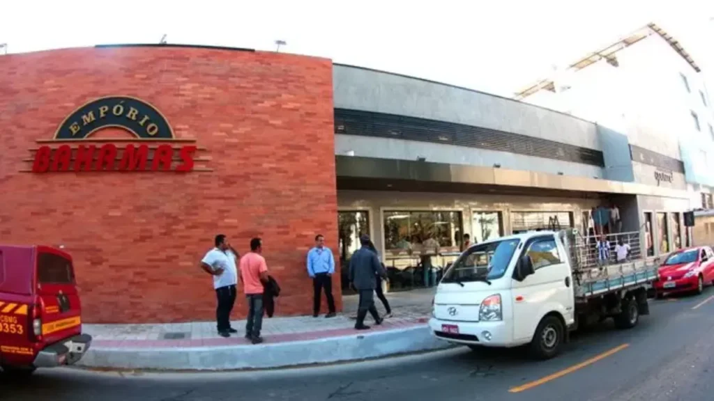 Discussão em supermercado termina com agressão e ameaça em Juiz de Fora