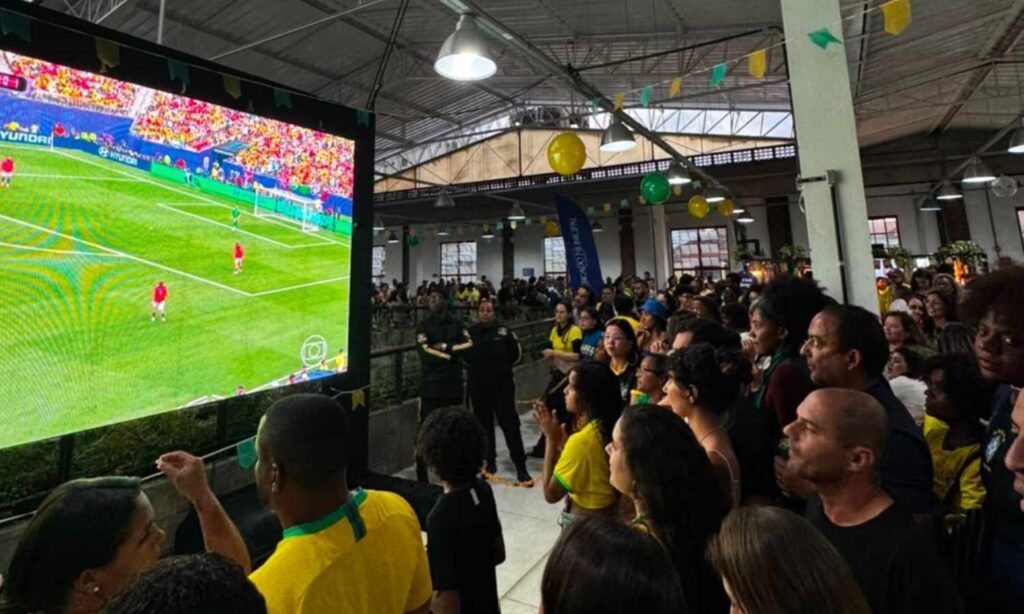 Com telão da Copa, Mercado Municipal mostrou ser local ideal para eventos em Juiz de Fora 6 telão mercado municipal