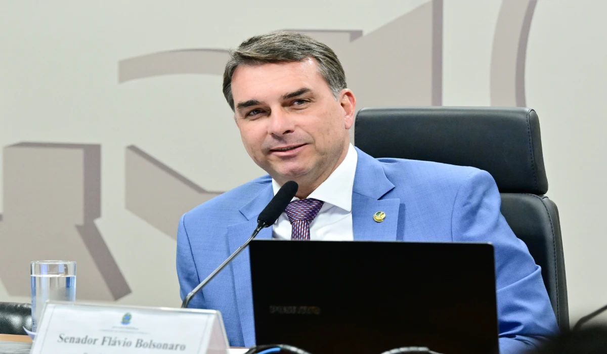 Flávio Bolsonaro estará em Juiz de Fora
