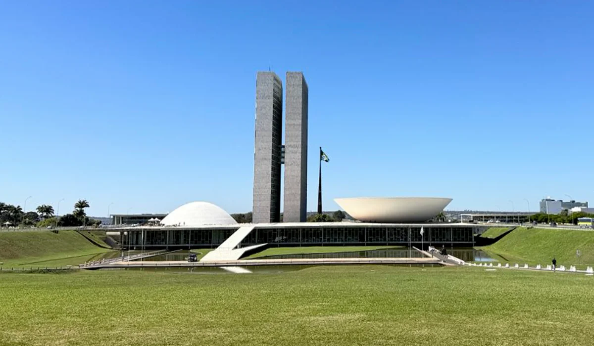 Minas Gerais terá 17 candidatos para 2 vagas no Senado