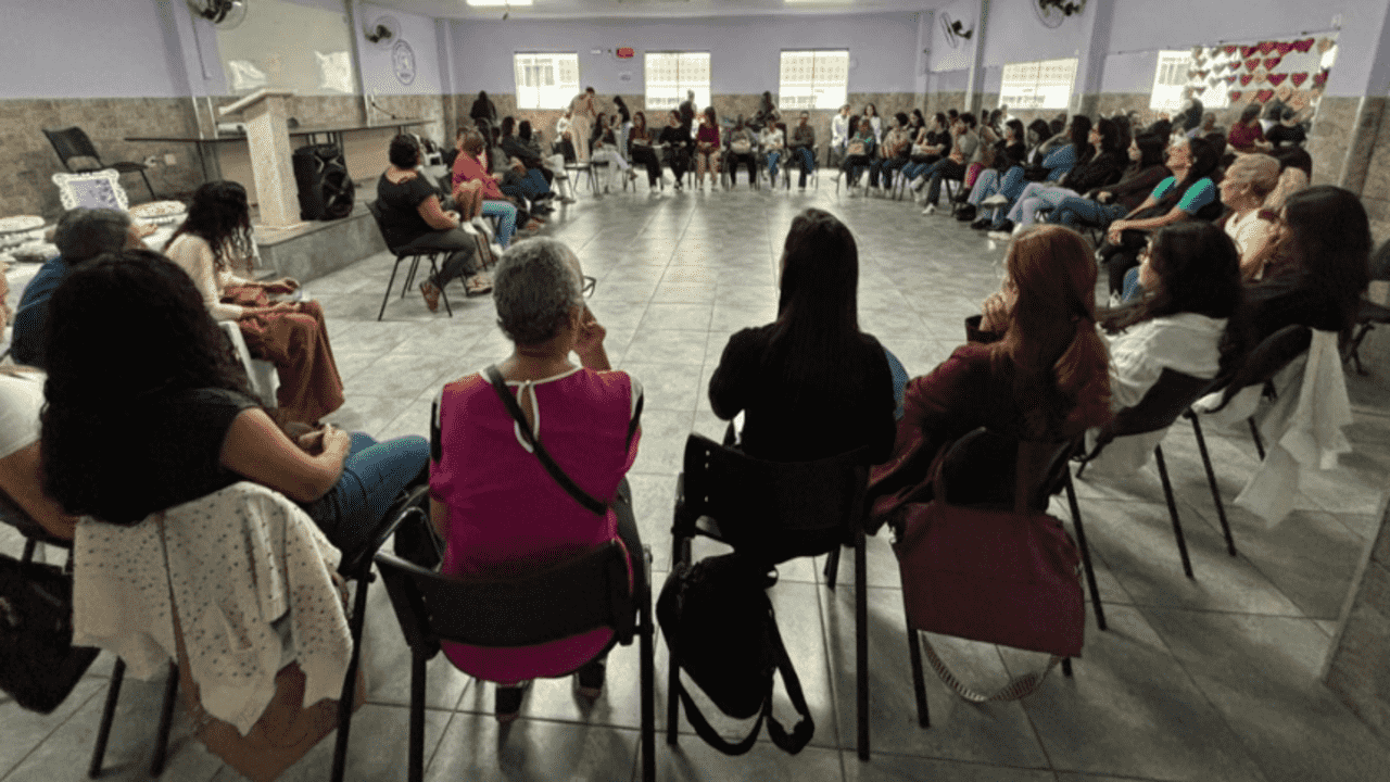 Projeto Acolher reúne mulheres com câncer de mama em encontro de cuidado e acolhimento em Juiz de Fora