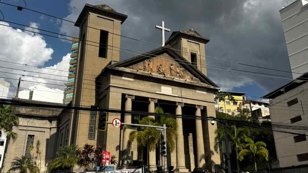 foto da igreja sao mateus em juiz de fora