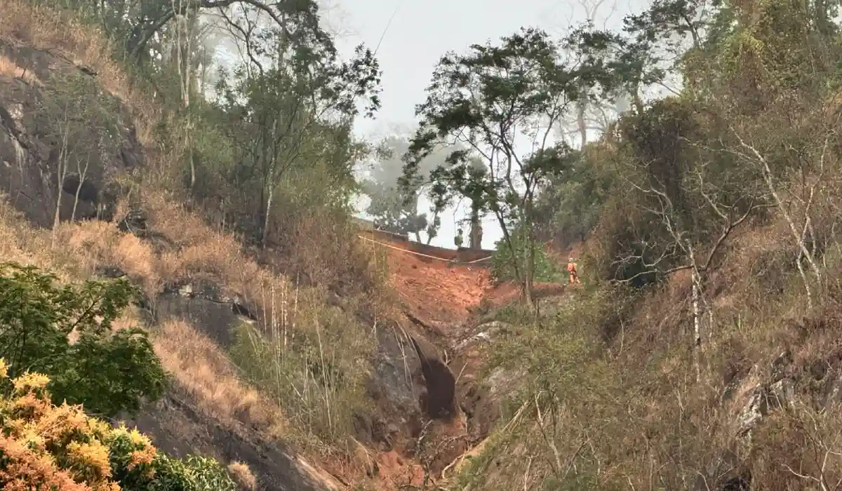 Mulher despenca de trilha do morro do cristo em juiz de fora