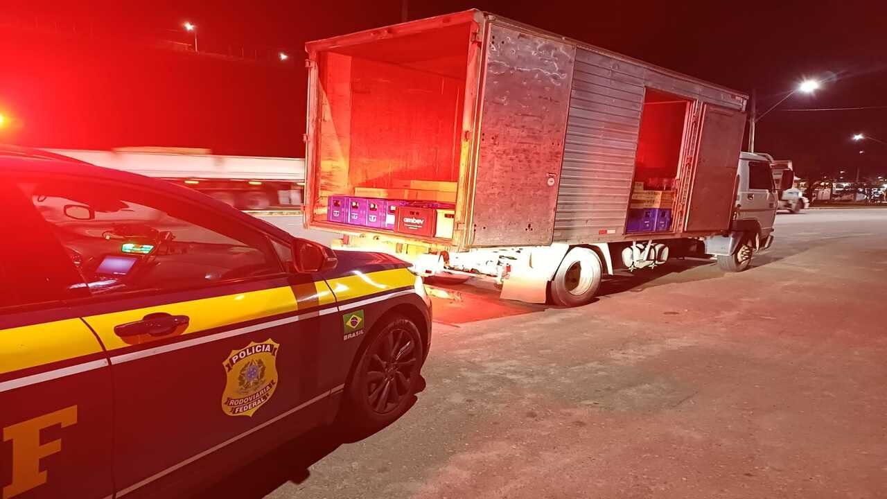 Carga de bebidas é apreendida com suspeita de adulteração na Zona da Mata