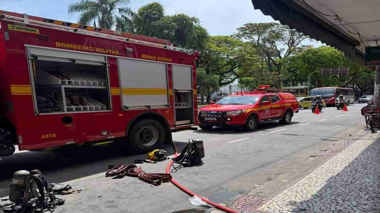 Incêndio atinge apartamento e mobiliza Bombeiros no Centro de Juiz de Fora