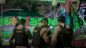 Menino de 11 anos morre após acidente em parque de diversões em Muriaé