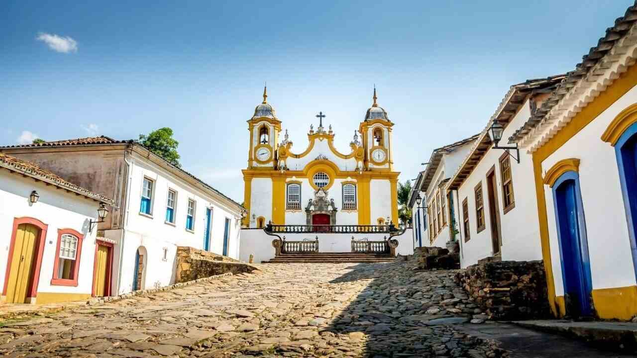 Turismo em Minas Gerais cresce 6,6% em agosto, mas setor ainda acumula perdas em 2026