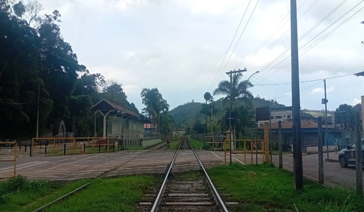 homem morre após ser atingido por trem em Ewbank da Câmara