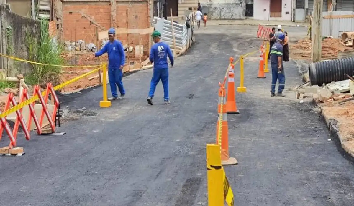 Rua Professor Francisco Faria tem retomada de trânsito de veículos e pedestres
