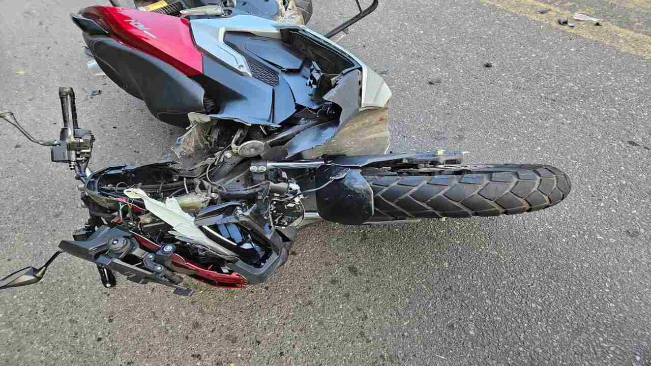 - Motociclista fica ferido após colisão com caminhão na LMG-874, em Juiz de Fora