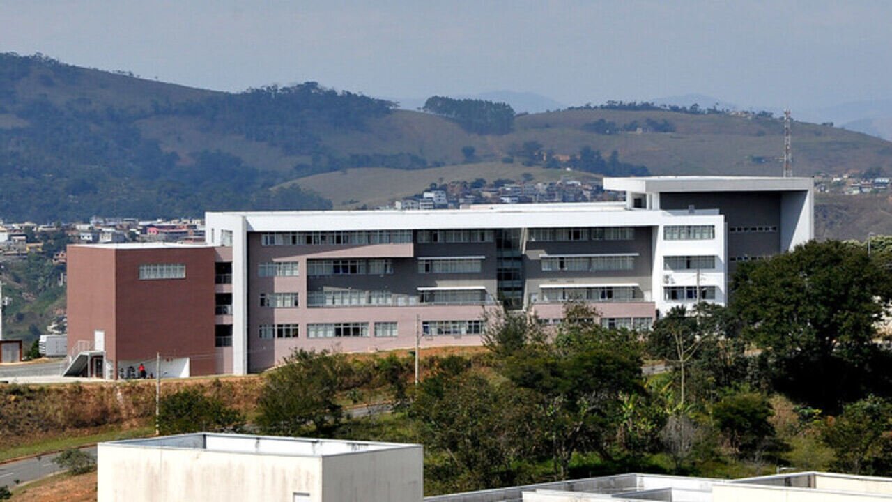 Faculdade de Comunicação Social da UFJF recebe 12ª Escola de Verão sobre pesquisa em comunicação na América LatinaFaculdade de Comunicação Social da UFJF recebe 12ª Escola de Verão sobre pesquisa em comunicação na América Latina